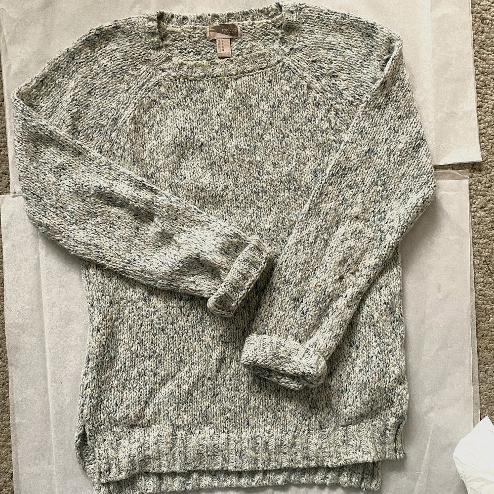 🔵light blue and white cozy sweater🔵